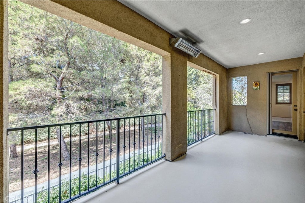 231 Lonetree, Irvine CA 92603 - Photo 18