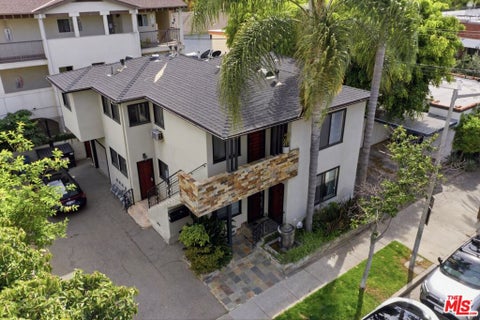 Photo of 7154 Lexington Avenue, West Hollywood, CA 90046 (MLS # 26764117)