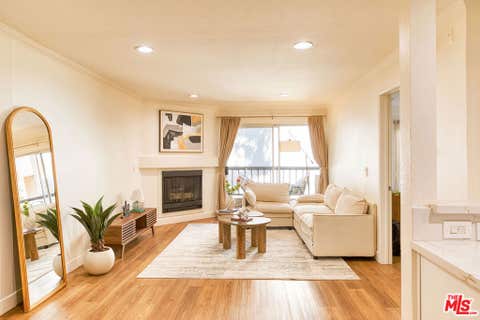 Photo of 5510 Owensmouth Avenue #218, Woodland Hills, CA 91367 (MLS # 26870981)
