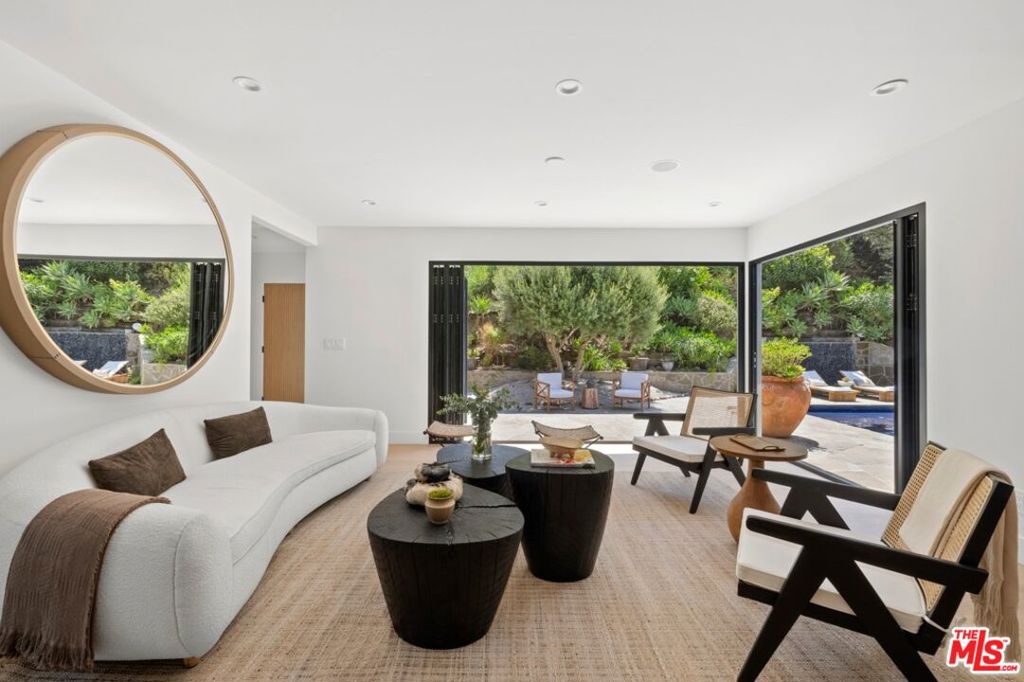2716 Laurel Pass