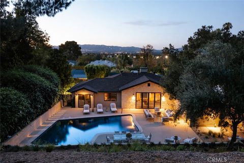 Photo of 17930 Karen Drive, Encino, CA 91316 (MLS # SR26034934)