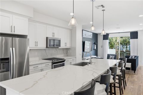 1667 Grand View Costa Mesa CA 92627