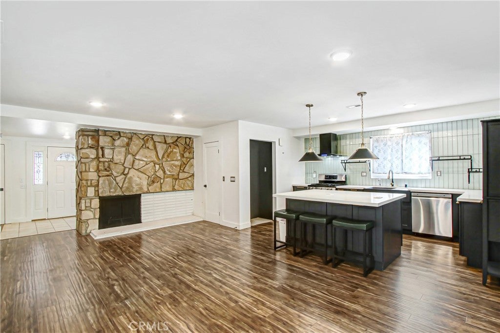 458 Termino Ave