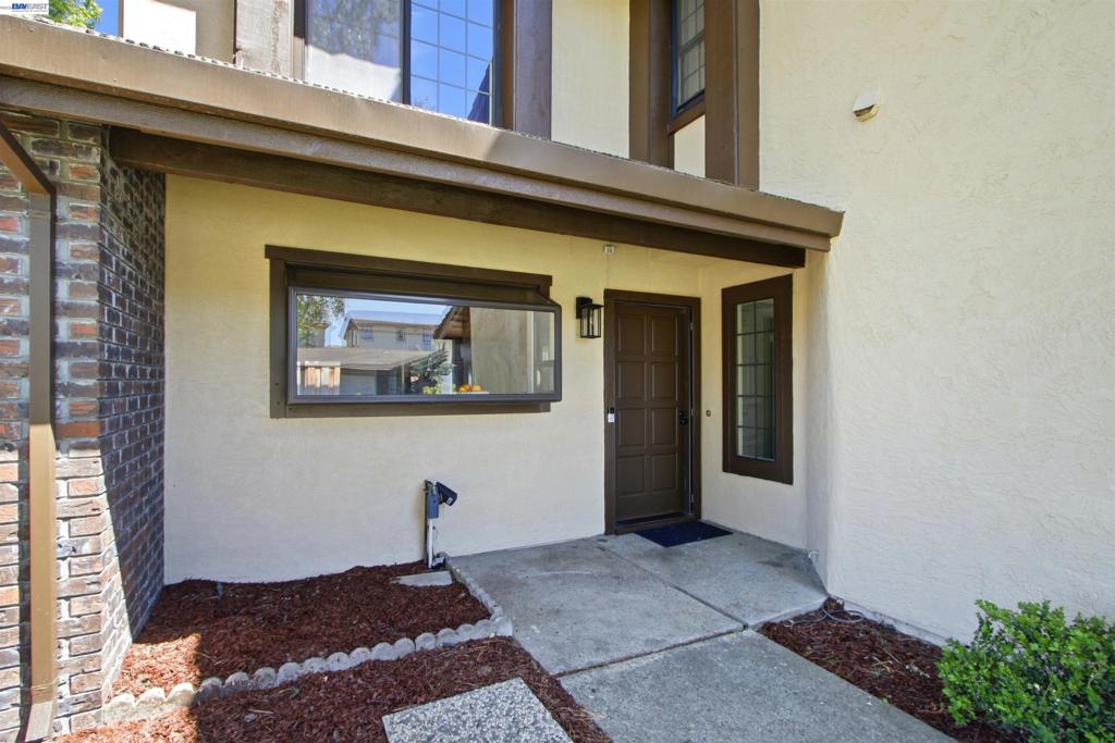 6010 Peppertree Ct