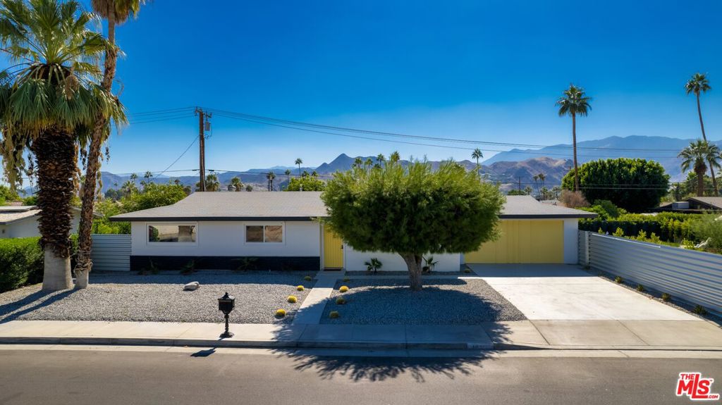 3841 E Camino Parocela