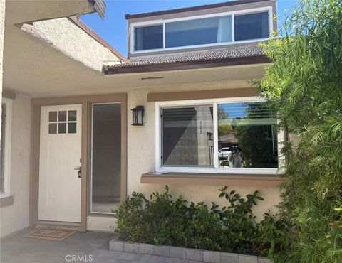 Photo of 14 Gumwood, Irvine, CA 92612 (MLS # OC26104400)