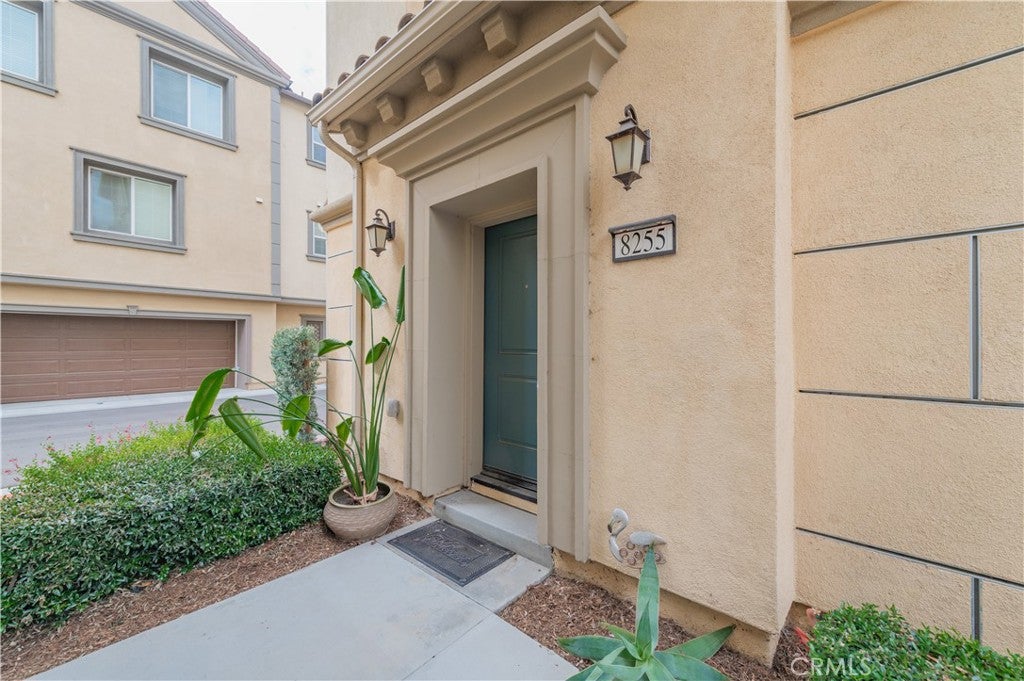 8255 Garden Park