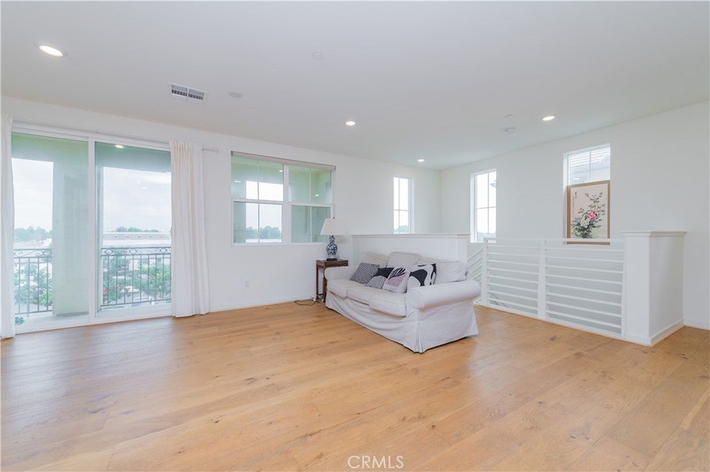 8255 Garden Park