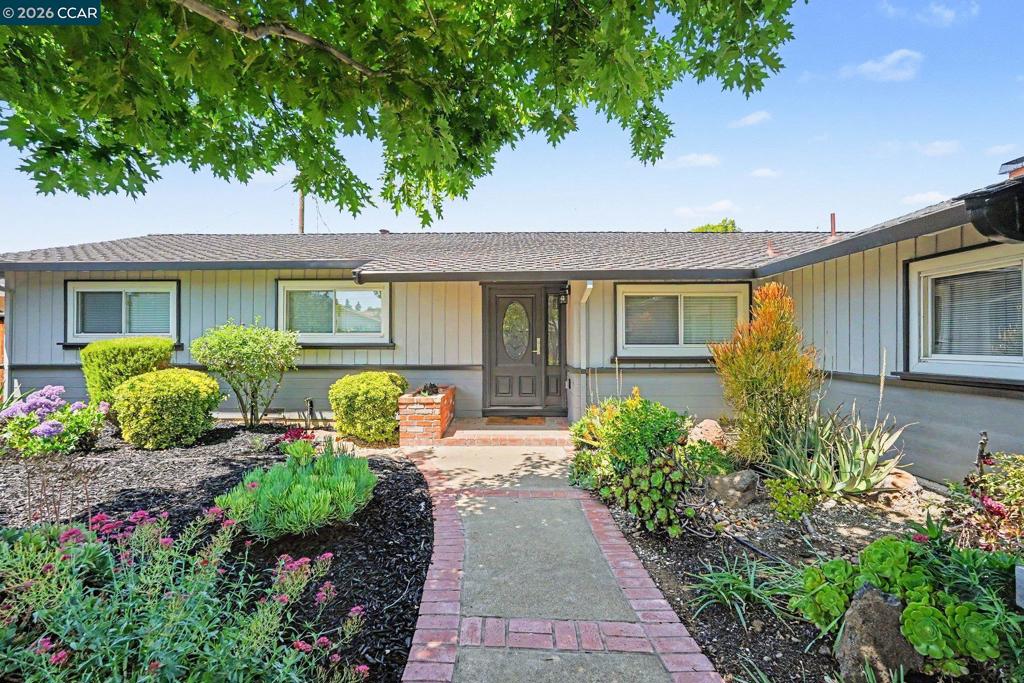 1543 American Beauty Dr