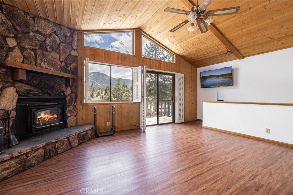 2115 State Lane