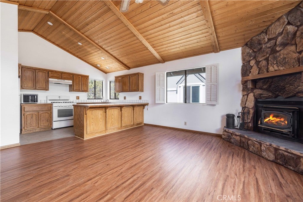 2115 State Lane
