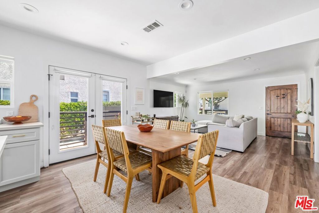 2311 W 78th Place