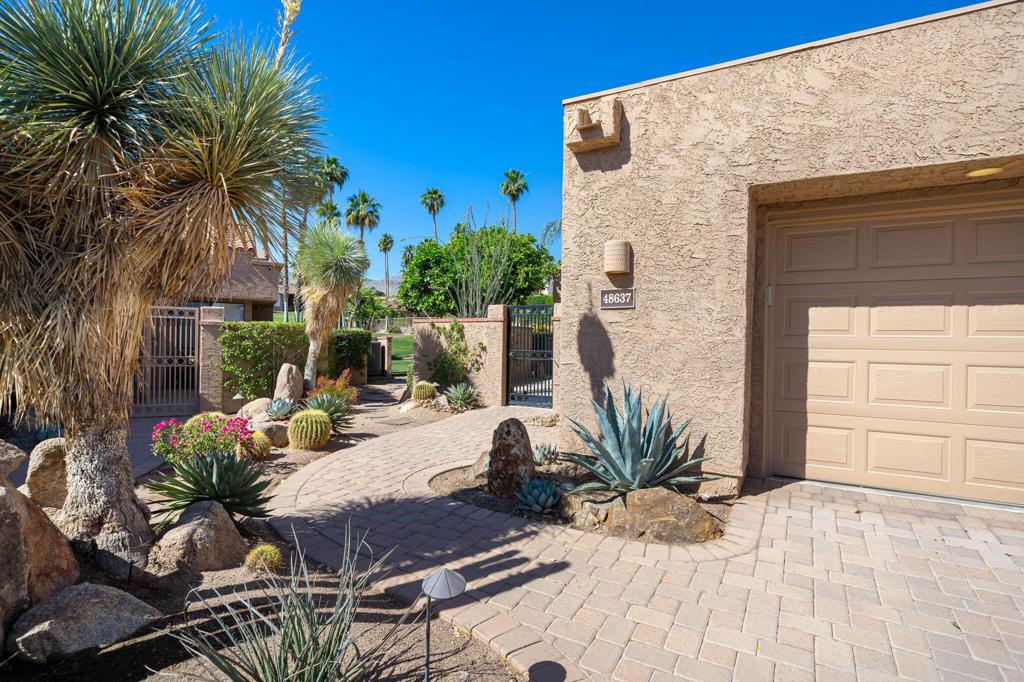 48637 Wolfberry Court
