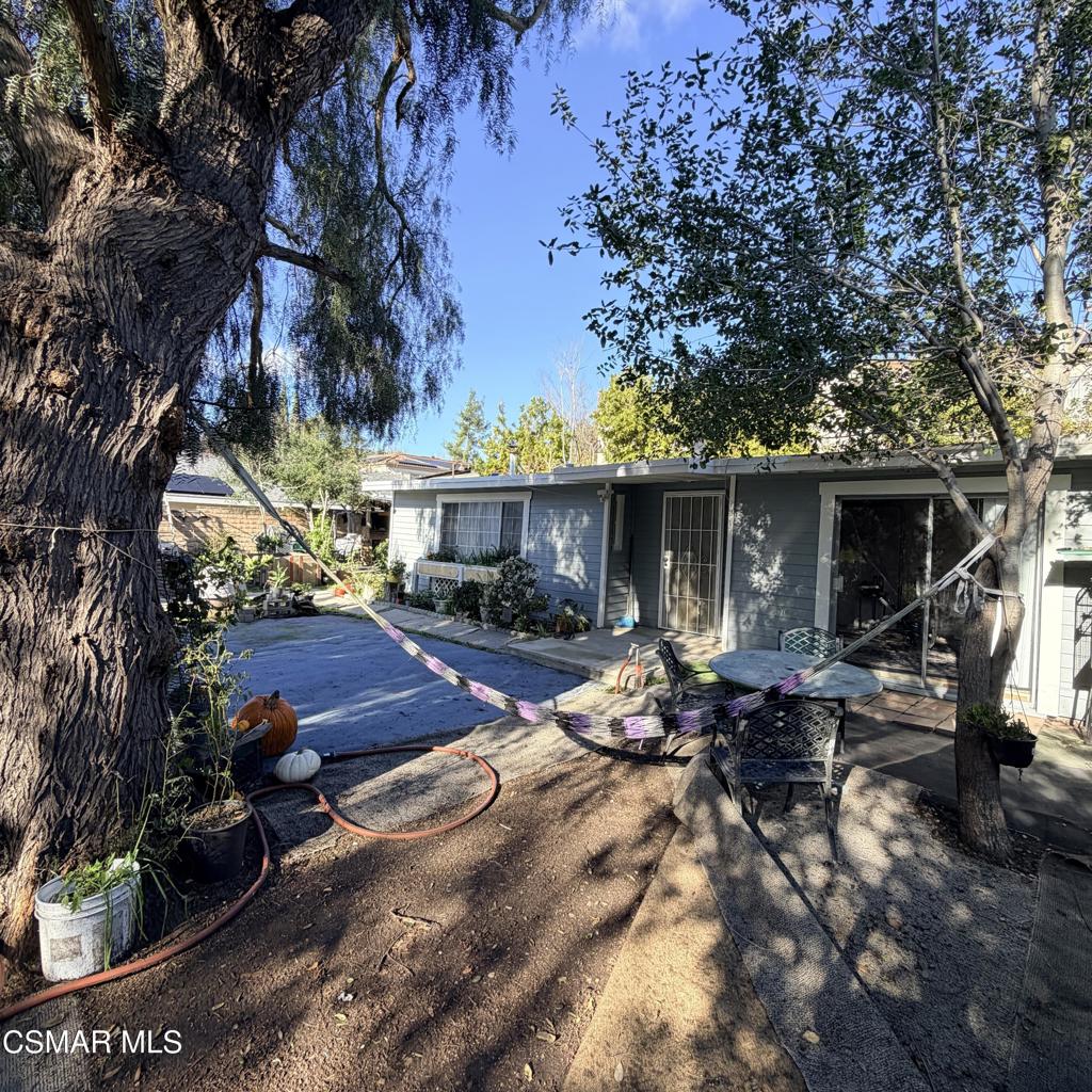 2685 Los Feliz Drive