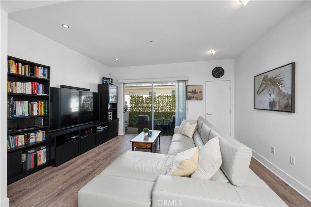 1700 Sawtelle Boulevard 317