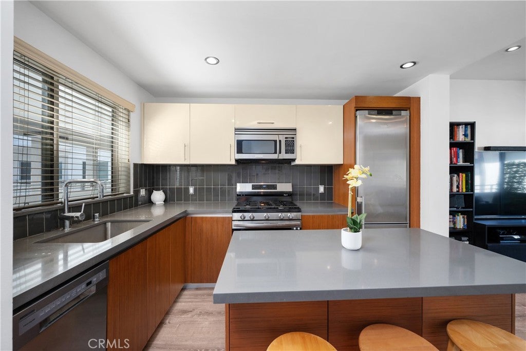 1700 Sawtelle Boulevard 317