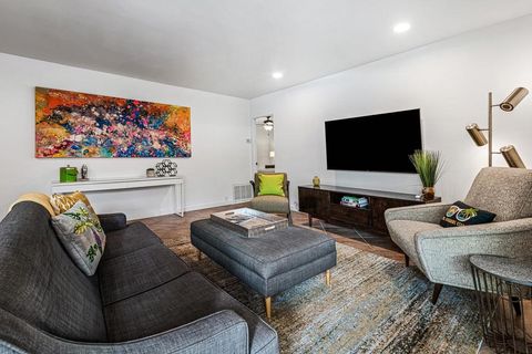 Tiny photo for 500 W Arenas Road #4, Palm Springs, CA 92262 (MLS # 219143125PS)