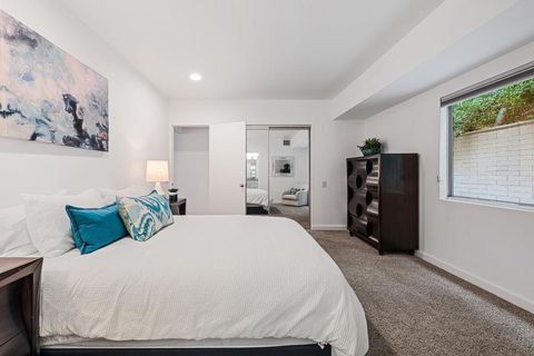 Tiny photo for 500 W Arenas Road #4, Palm Springs, CA 92262 (MLS # 219143125PS)