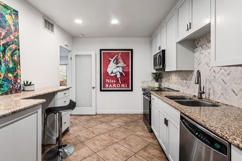 Tiny photo for 500 W Arenas Road #4, Palm Springs, CA 92262 (MLS # 219143125PS)