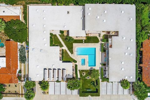 Tiny photo for 500 W Arenas Road #4, Palm Springs, CA 92262 (MLS # 219143125PS)