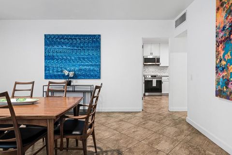 Tiny photo for 500 W Arenas Road #4, Palm Springs, CA 92262 (MLS # 219143125PS)