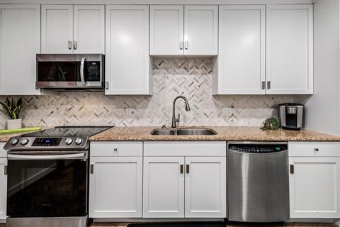 Tiny photo for 500 W Arenas Road #4, Palm Springs, CA 92262 (MLS # 219143125PS)