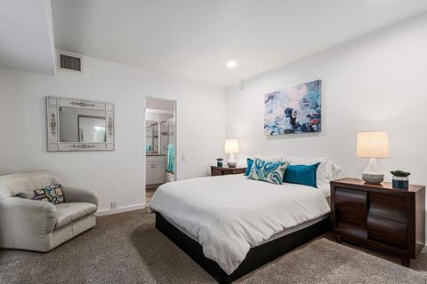 Tiny photo for 500 W Arenas Road #4, Palm Springs, CA 92262 (MLS # 219143125PS)