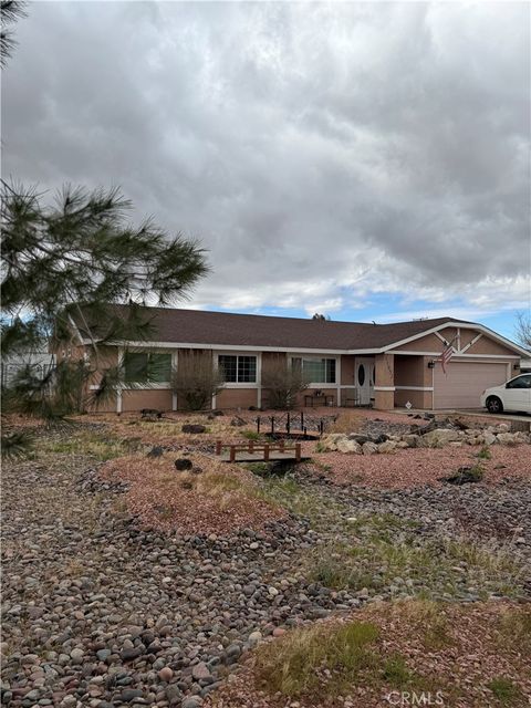 Photo of 11852 Jamacha Road, Apple Valley, CA 92308 (MLS # HD26048125)