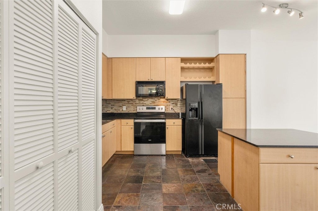 488 E Ocean Boulevard 804