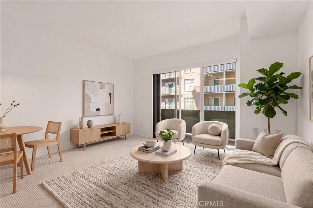488 E Ocean Boulevard 804