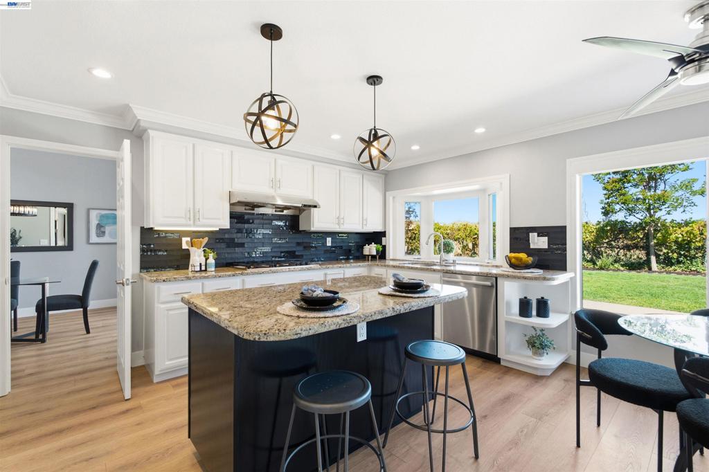 310 Sunset Dr