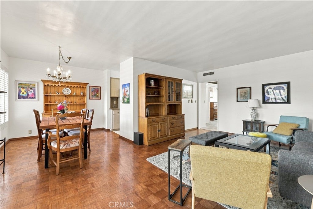 215 N Kenwood Street 303