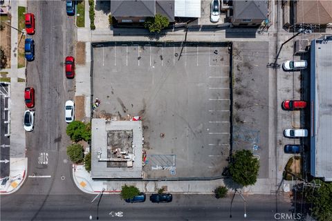 Photo of 1950 Santa Fe Avenue, Long Beach, CA 90810 (MLS # DW25145074) Photo of 1950 Santa Fe Avenue, Long Beach, CA 90810 (MLS # DW25145074)