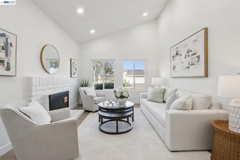 Photo of 3168 Courthouse Drive Dr, Union City, CA 94587 (MLS # 41127785)