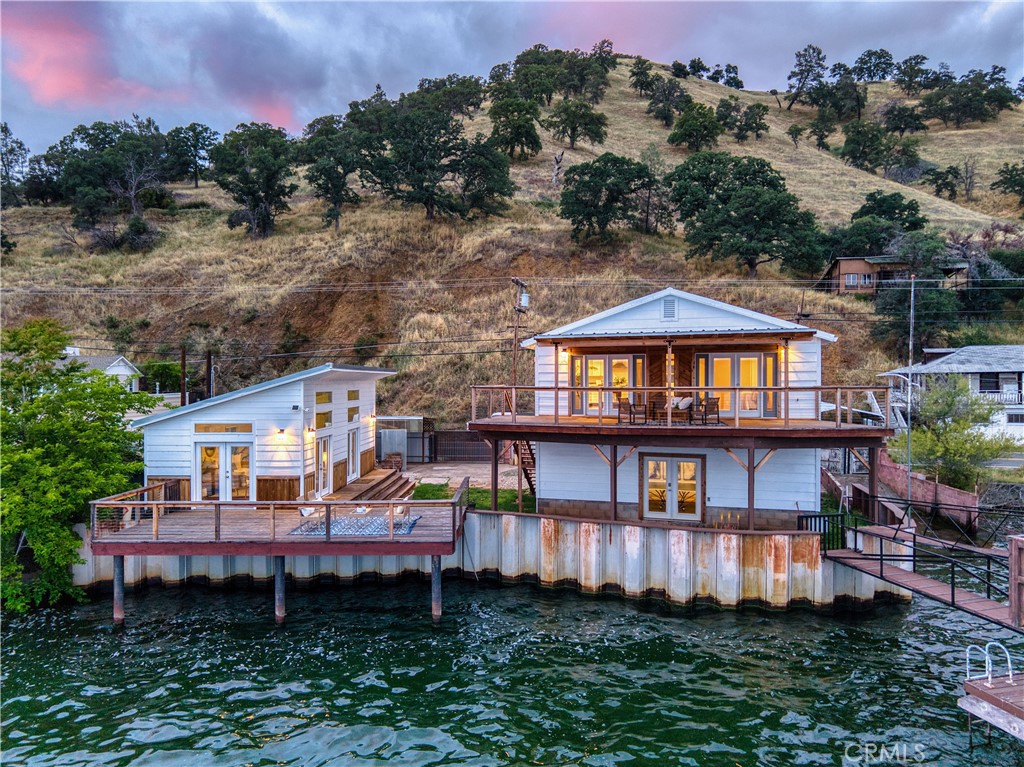 12521 Lakeshore
