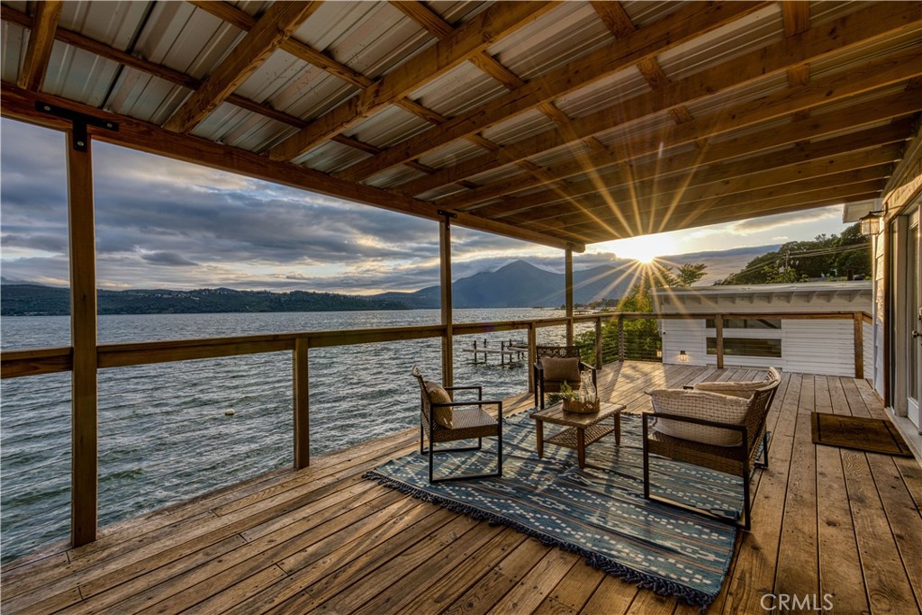 12521 Lakeshore