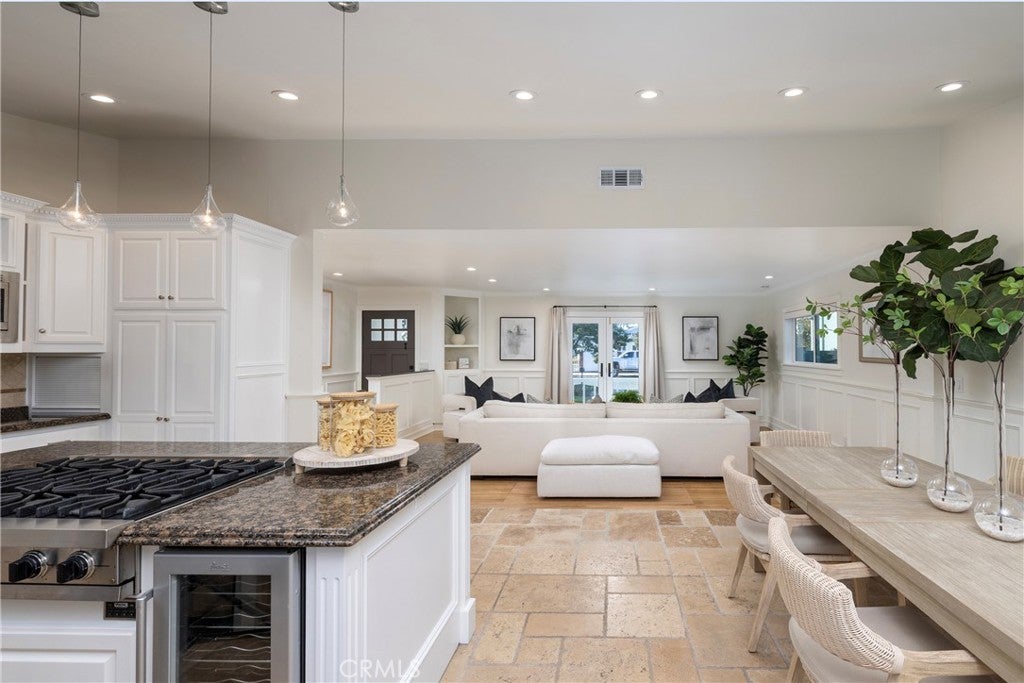 2038 Aliso Avenue