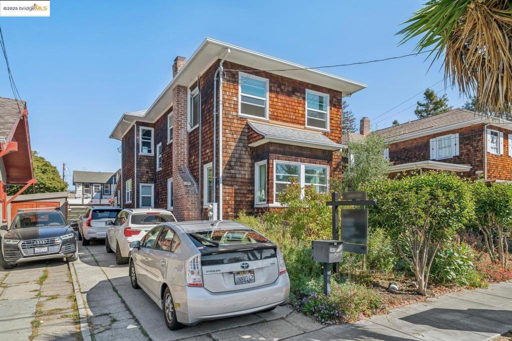 ELMWOOD/BATEMAN - Residential