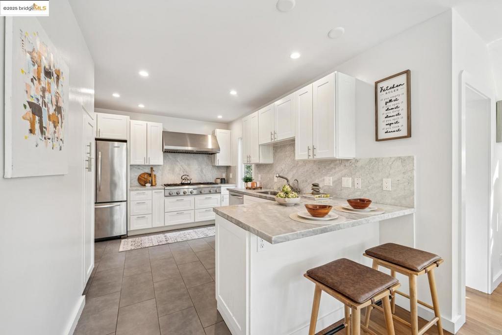 ELMWOOD/BATEMAN - Residential