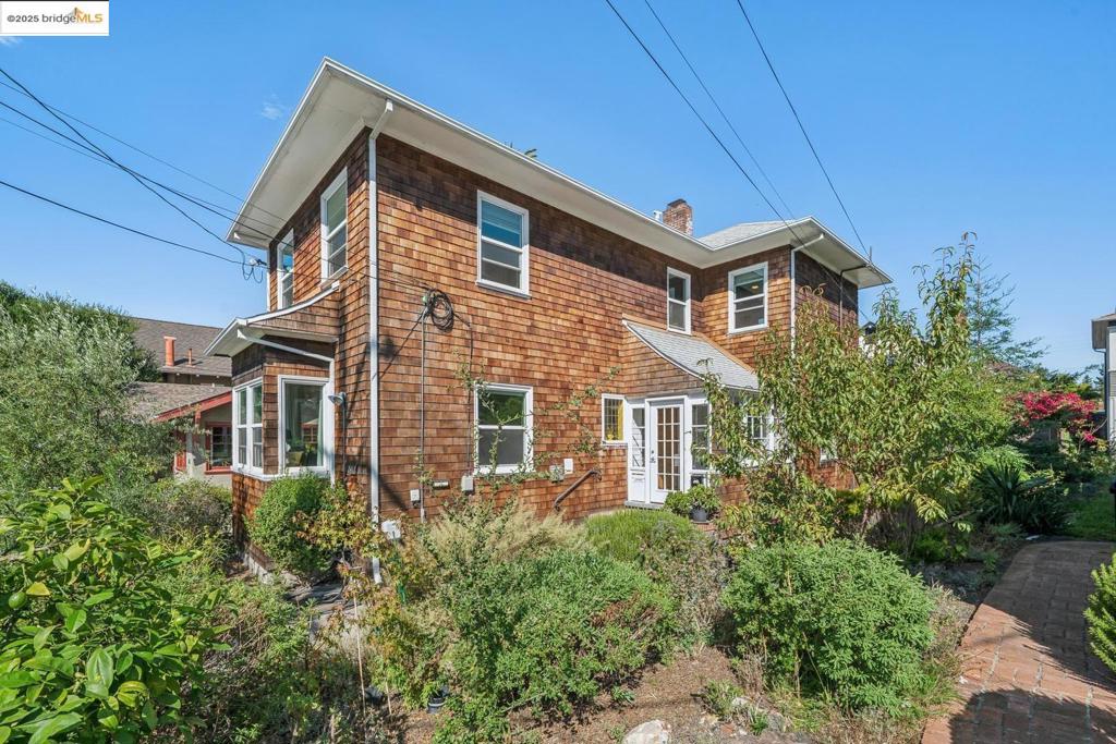 ELMWOOD/BATEMAN - Residential