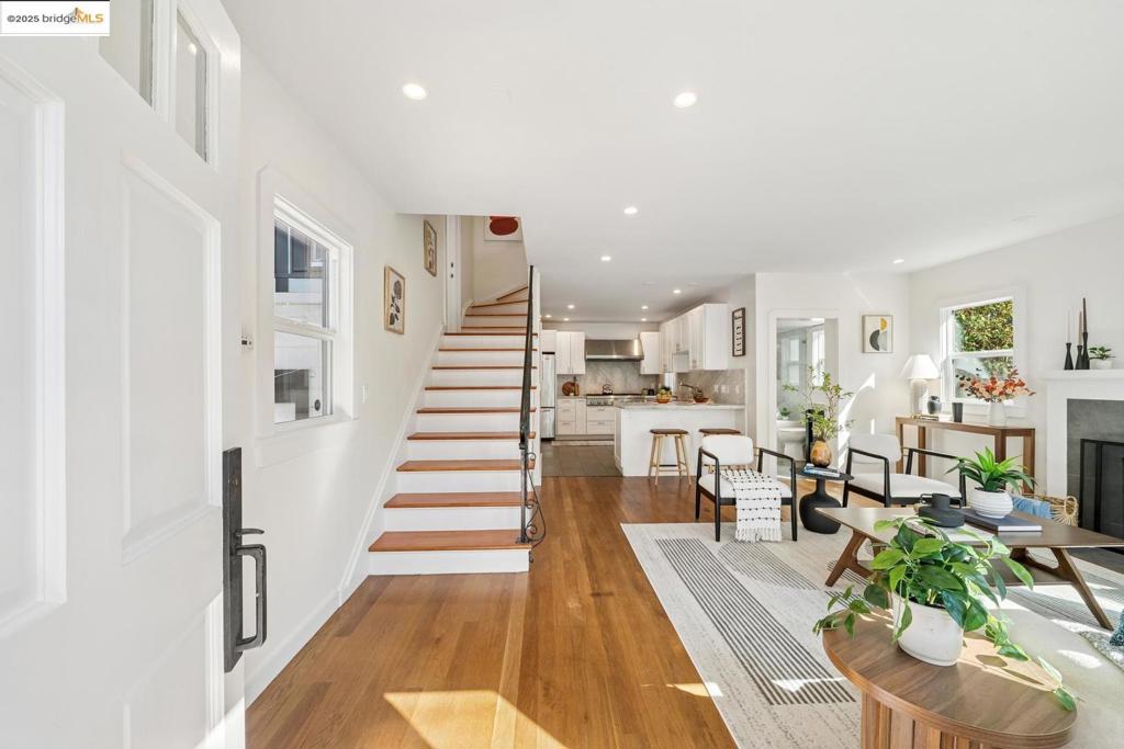 ELMWOOD/BATEMAN - Residential