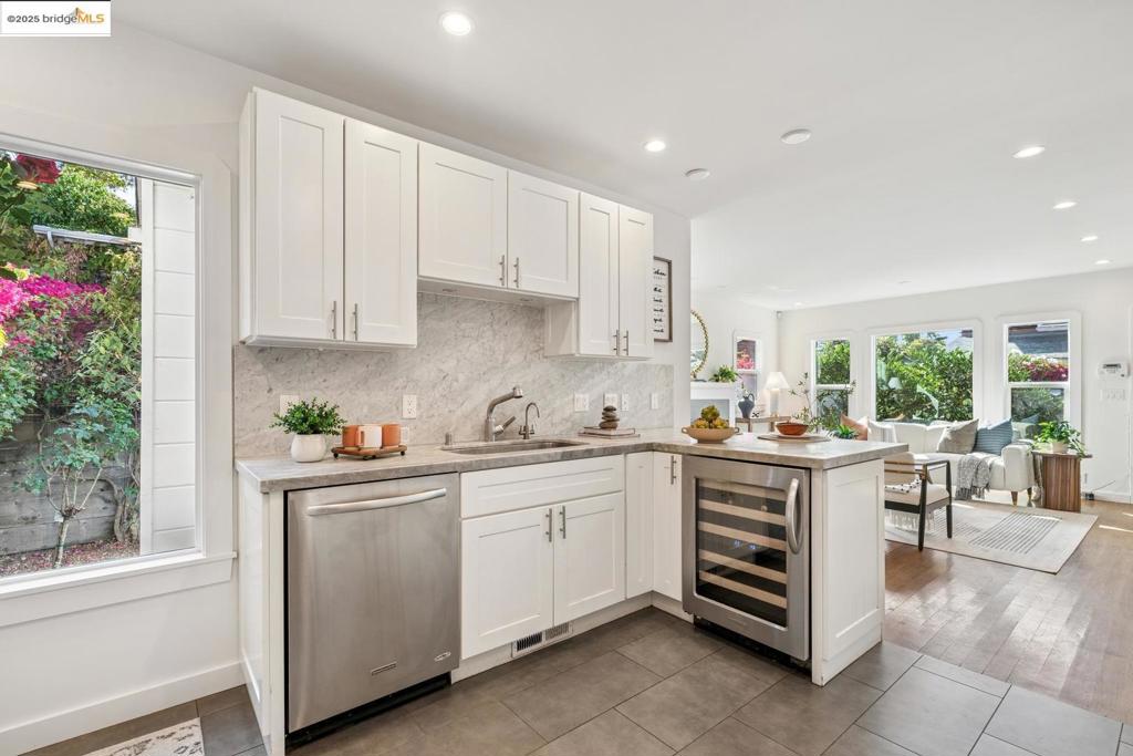 ELMWOOD/BATEMAN - Residential