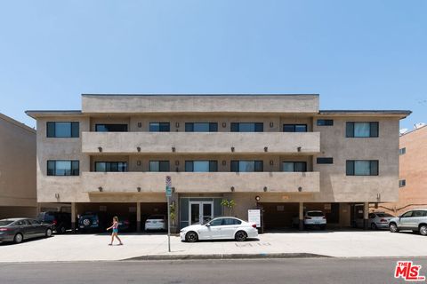 Photo of 931 N ALFRED Street #204, Los Angeles, CA 90069 (MLS # 26658511)