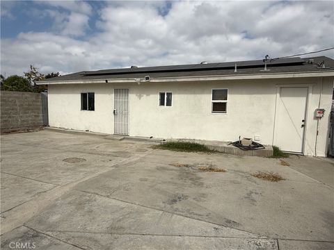 Photo of 9258 Elm Ave, Rialto, CA 92335 (MLS # IG25240452)