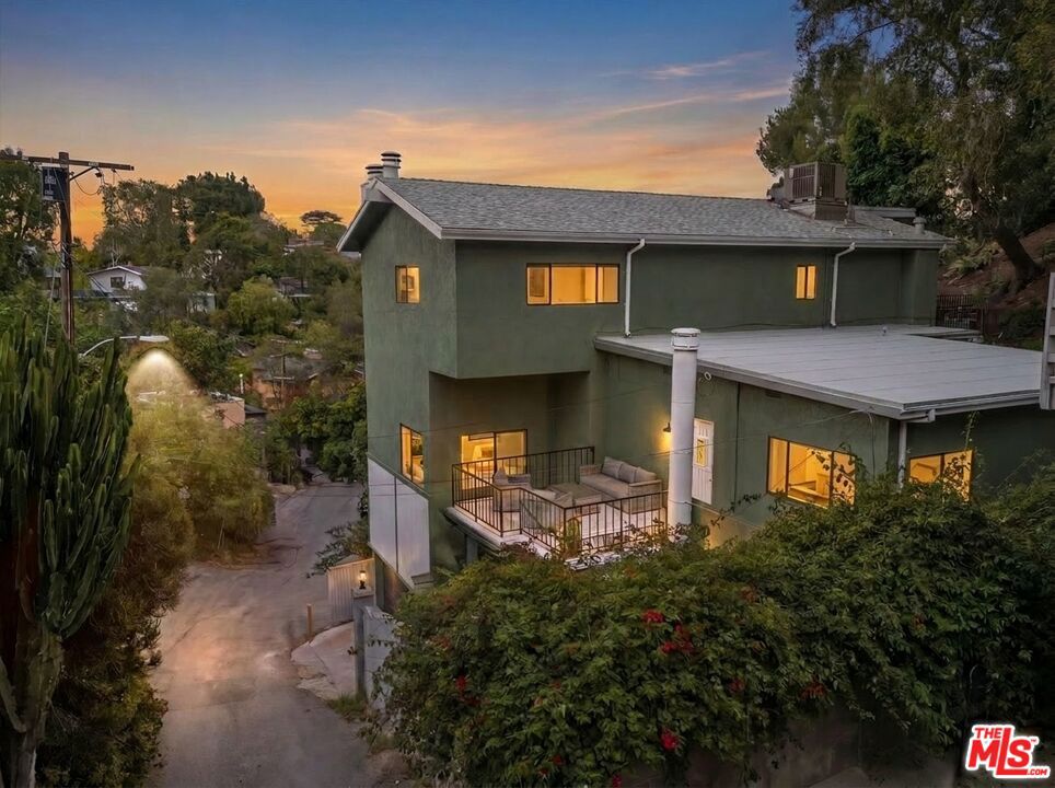 8506 Oak Court