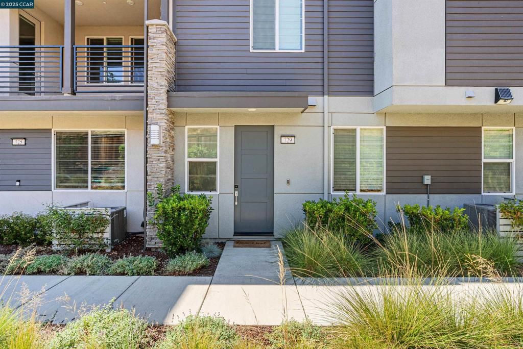 Photo of 729 Delve Ct Ct, Hayward, CA 94544 (MLS # 41112173)