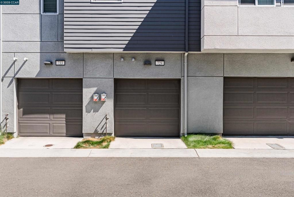 Photo of 729 Delve Ct Ct, Hayward, CA 94544 (MLS # 41112173)