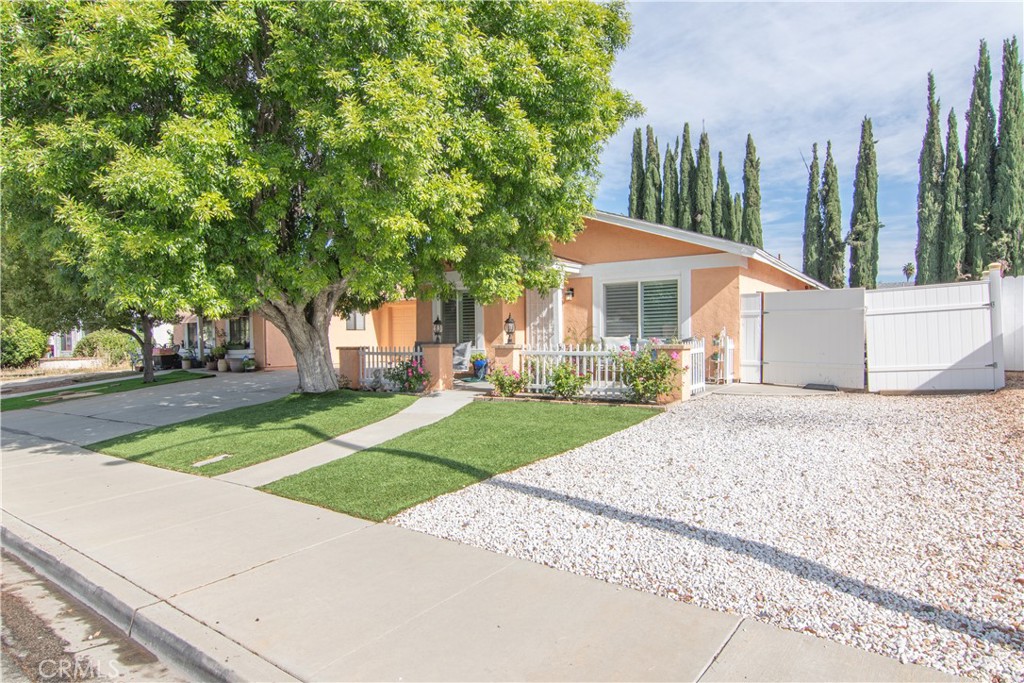 27200 Coronado