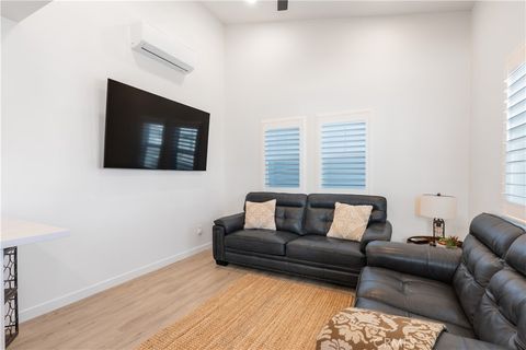 Tiny photo for 5917 Gran Paseo Way, Atascadero, CA 93422 (MLS # NS26042628)