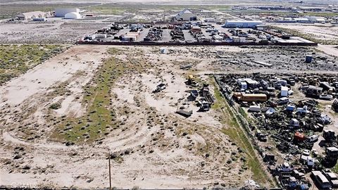 Photo of 0 Park Ave, Rosamond, CA 93560 (MLS # SR26034794)